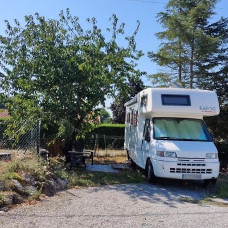 Charmant Camping-Car A La Campagne Labessiere-Candeil ภายนอก รูปภาพ