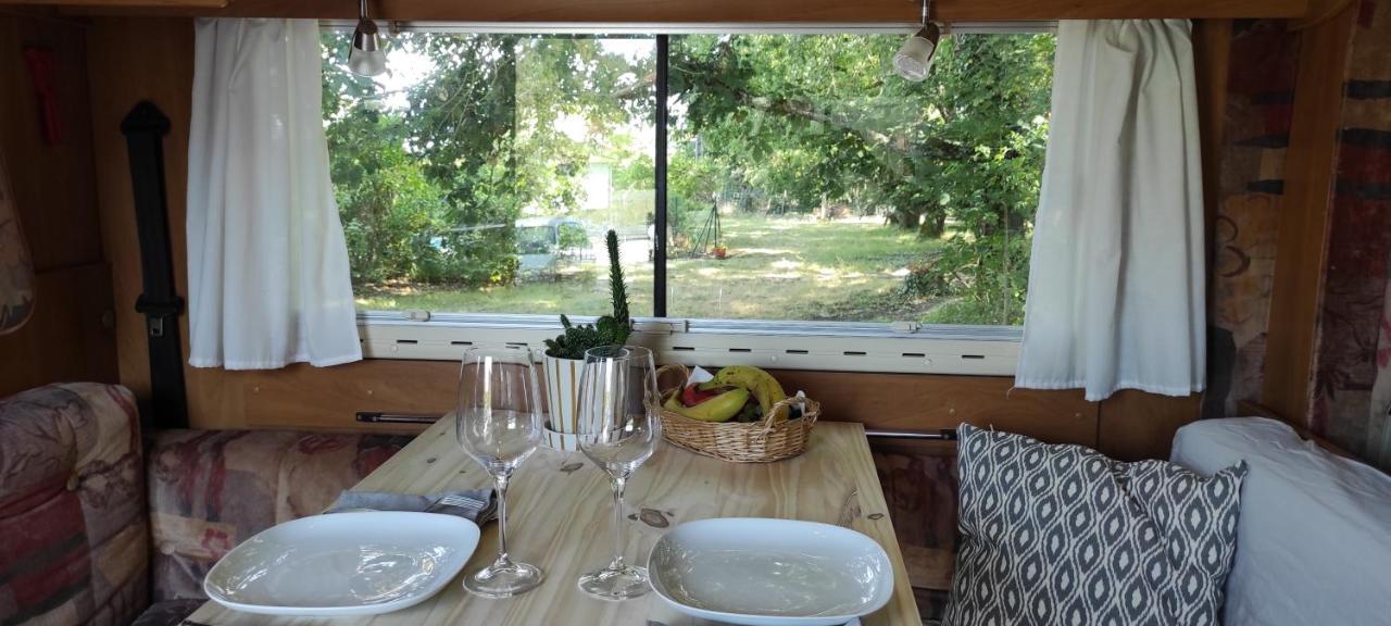 Charmant Camping-Car A La Campagne Labessiere-Candeil ภายนอก รูปภาพ