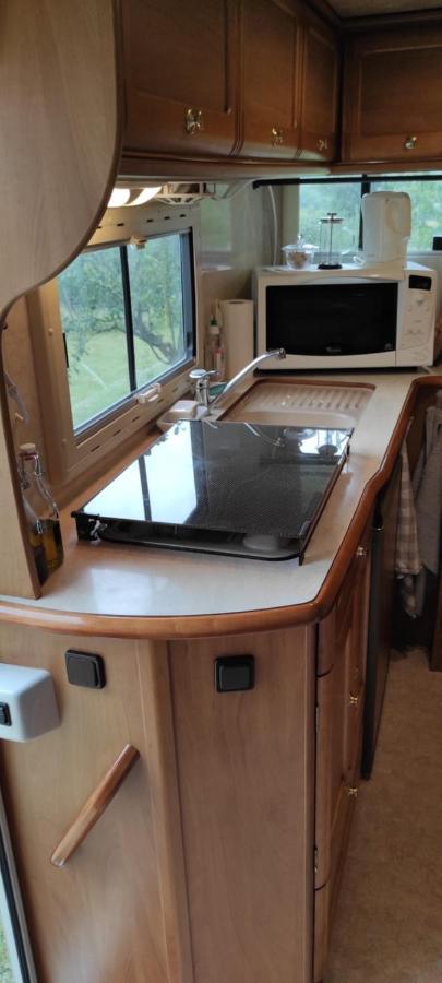 Charmant Camping-Car A La Campagne Labessiere-Candeil ภายนอก รูปภาพ