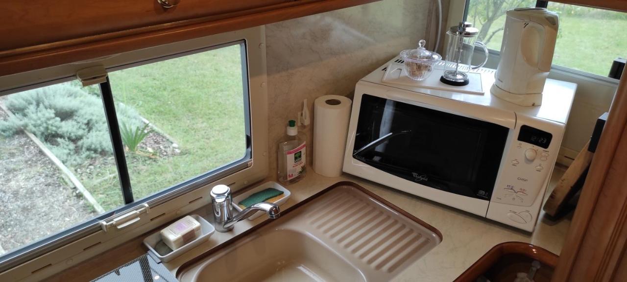 Charmant Camping-Car A La Campagne Labessiere-Candeil ภายนอก รูปภาพ