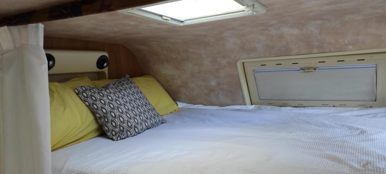 Charmant Camping-Car A La Campagne Labessiere-Candeil ภายนอก รูปภาพ